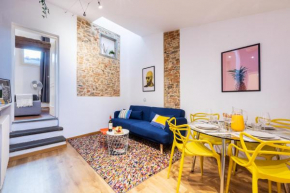 Historic center renovated apartment- Amazing location-By LikeHomeFlorence